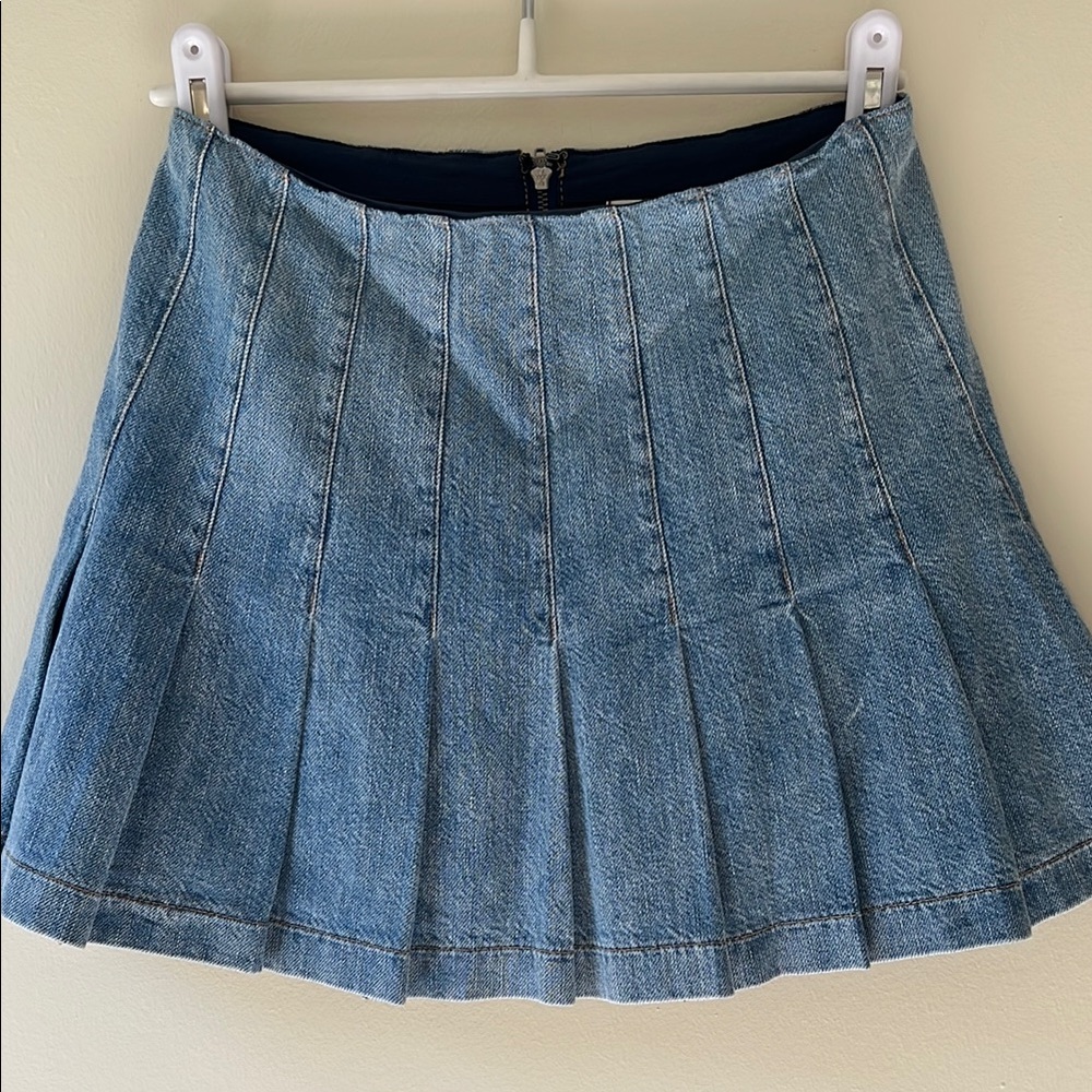 Alice + Olivia Blue Pleated Mini Denim Skirt Lined Size 26